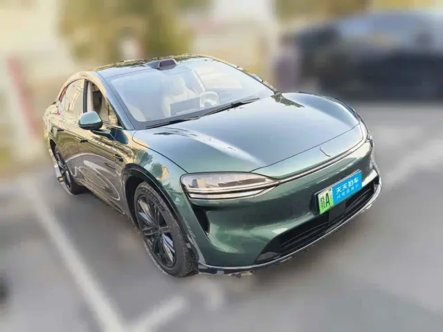 Luxeed R7 — Фото автомобиля 3