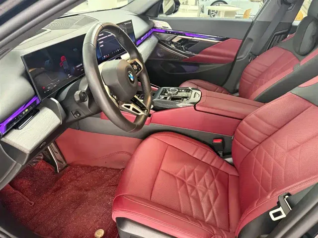 BMW 5 Series — Фото автомобиля 9