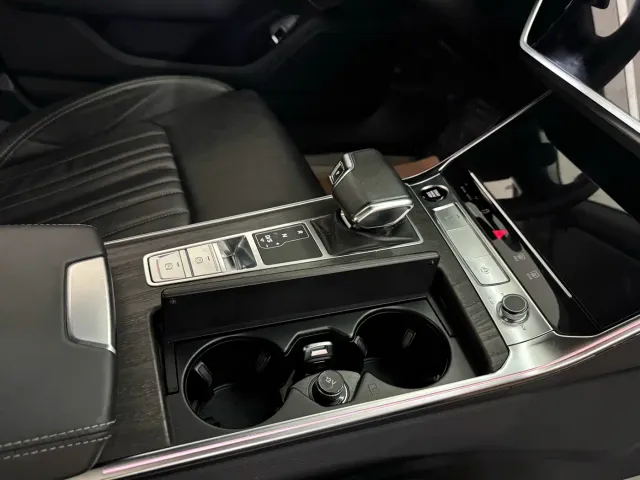 Audi A6L — Фото автомобиля 12