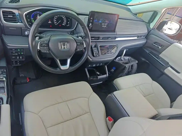 Honda Odyssey — Фото автомобиля 9