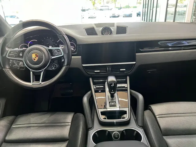 Porsche Cayenne — Фото автомобиля 5