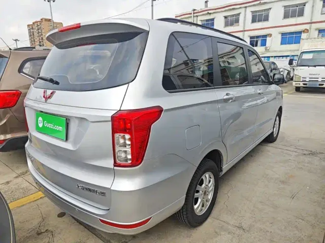 Wuling Hongguang — Фото автомобиля 4