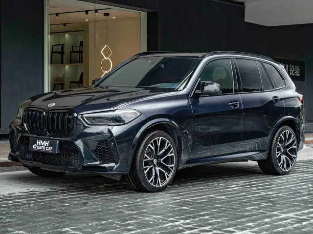 Фотография автомобиля — BMW X5 M
