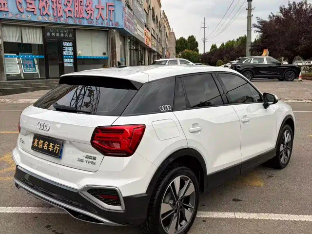 Audi Q2L — Фото автомобиля 6