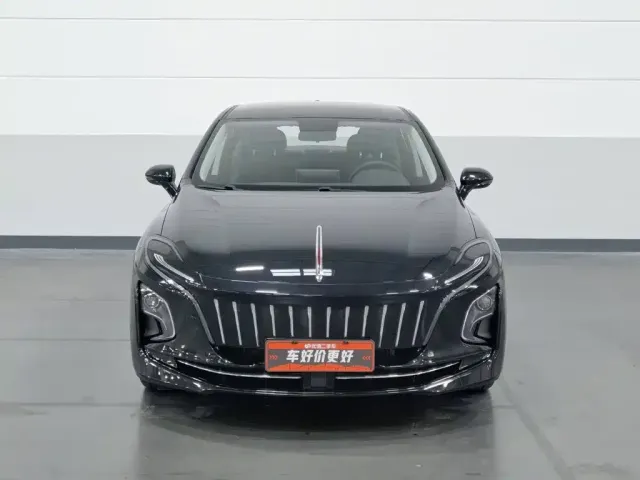 Hongqi E-QM5 — Фото автомобиля 3