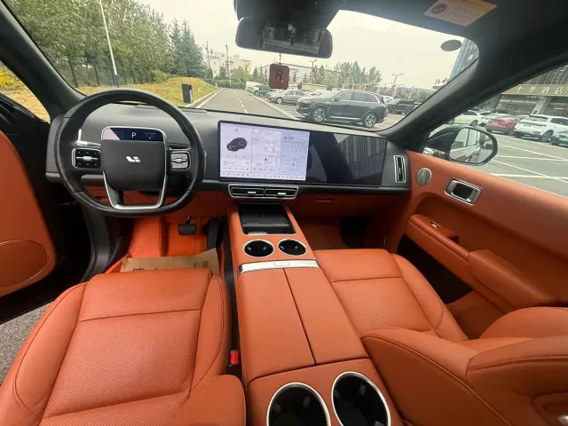 Li Auto L9 — Фото автомобиля 7