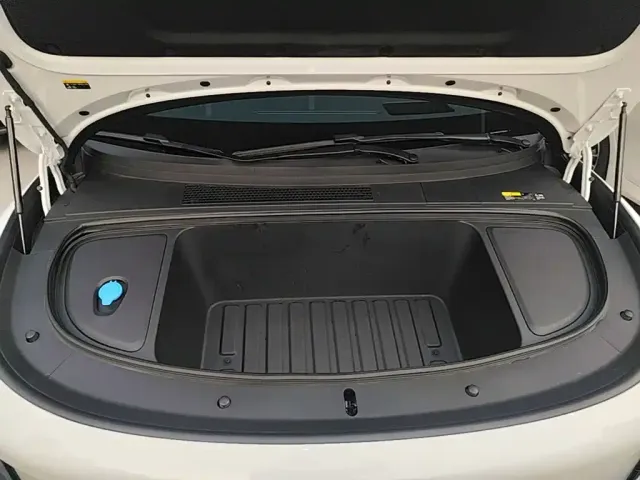 Li Auto Li Auto i6 2025 2WD Base Model — Фото автомобиля 19