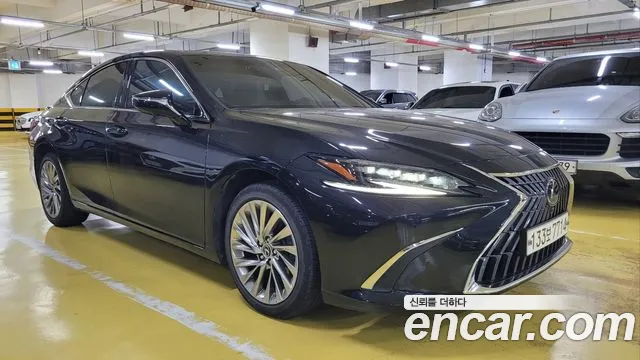 Lexus ES — Фото автомобиля 17