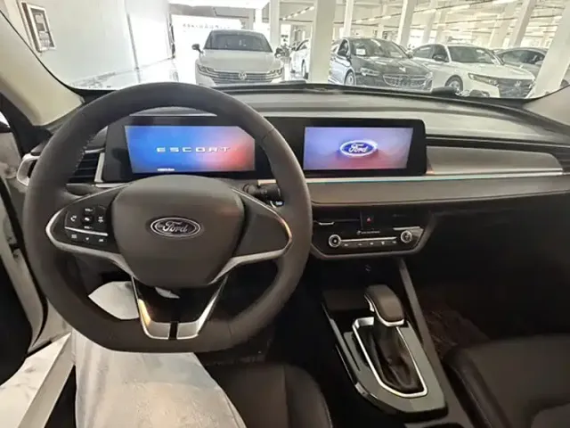 Ford Escort — Фото автомобиля 7