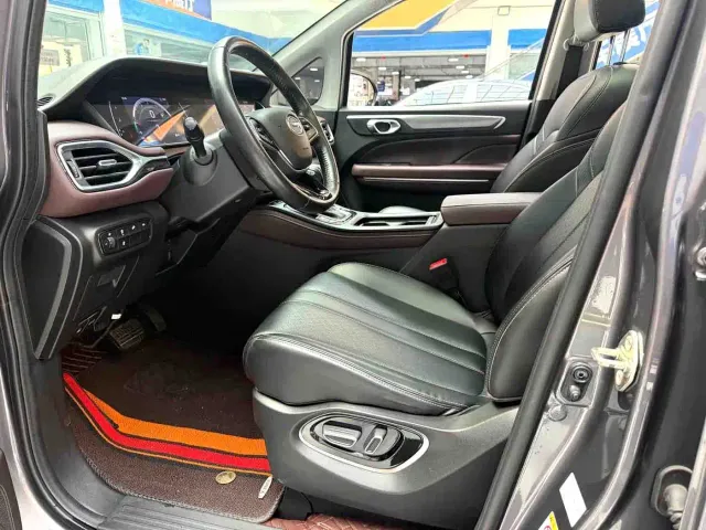 GAC Trumpchi M6 — Фото автомобиля 5