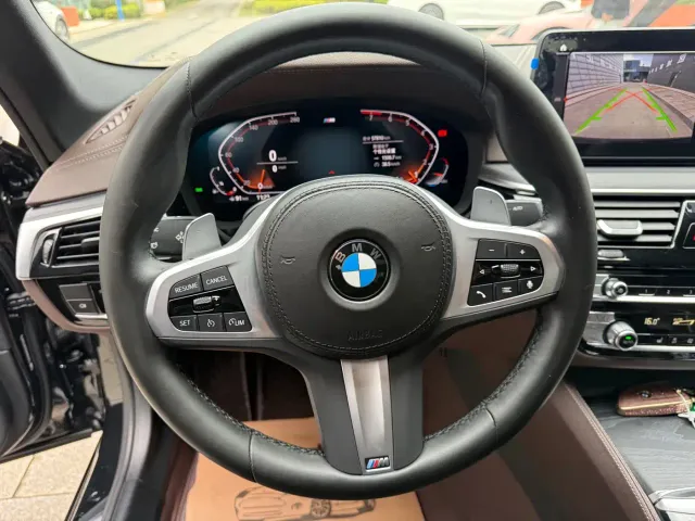 BMW 5 Series — Фото автомобиля 23