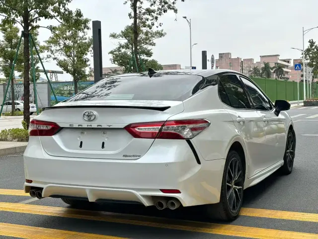 Toyota Camry — Фото автомобиля 4