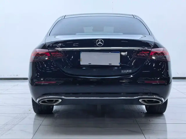 Mercedes-Benz E-Class — Фото автомобиля 8