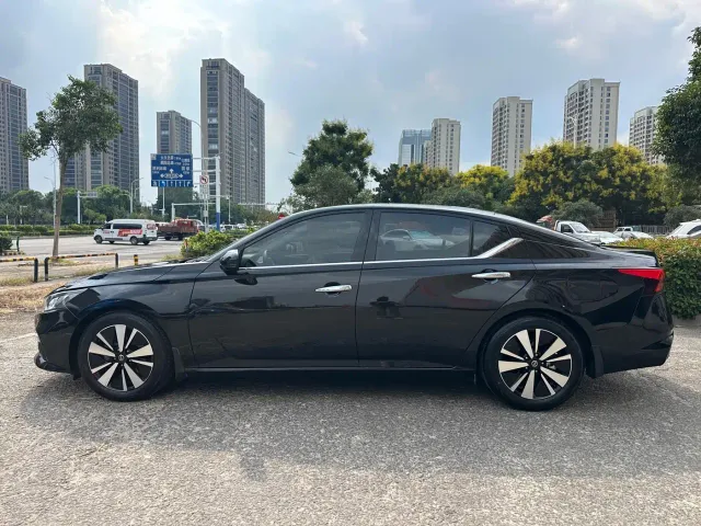 Nissan Teana — Фото автомобиля 3
