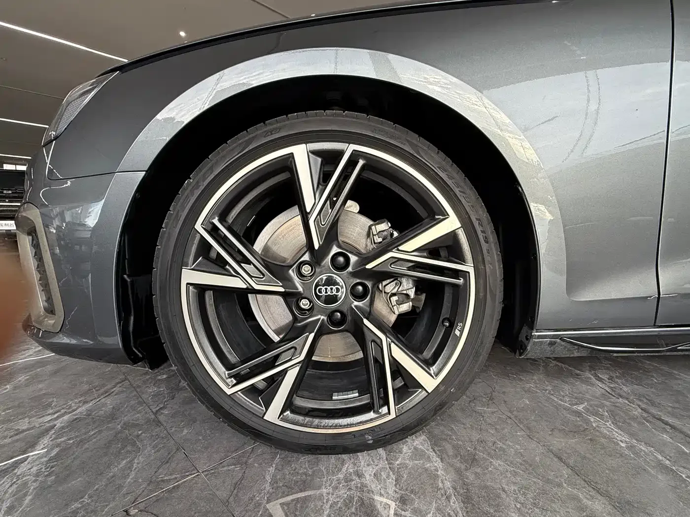 Audi Audi A4L 2024 40 TFSI quattro RS Kit Speed Edition — Фото автомобиля 5