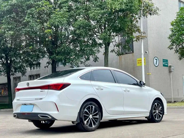 Changan Eado — Фото автомобиля 4