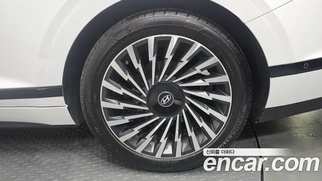 Hyundai Grandeur Grandeur (GN7) 2.5 Бензин 2WD — Фото автомобиля 20