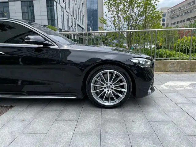 Mercedes-Benz S-Class — Фото автомобиля 24