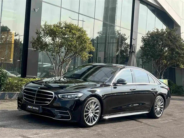 Фотография автомобиля — Mercedes-Benz S-Class