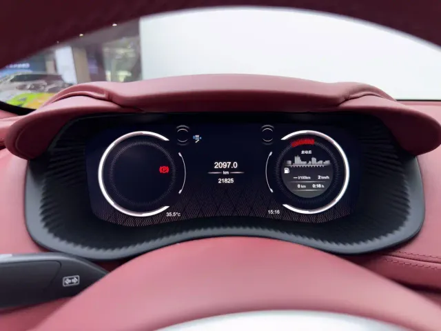 Aston Martin DBX — Фото автомобиля 18