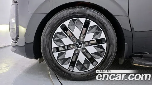 Hyundai Staria Staria 4WD Lounge 9 мест — Фото автомобиля 5