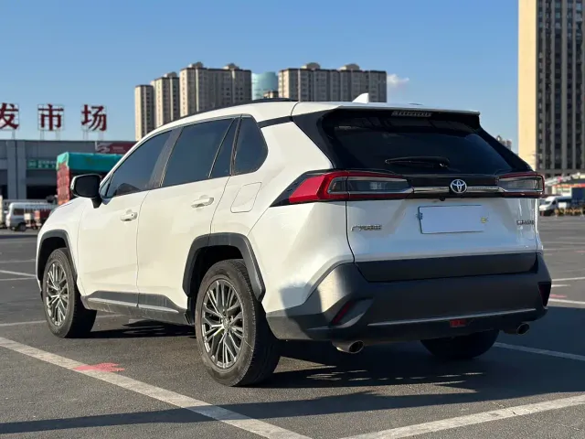 Toyota Wildlander — Фото автомобиля 14