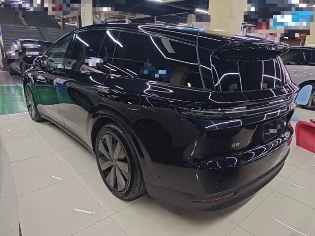 Li Auto i8 — Фото автомобиля 4