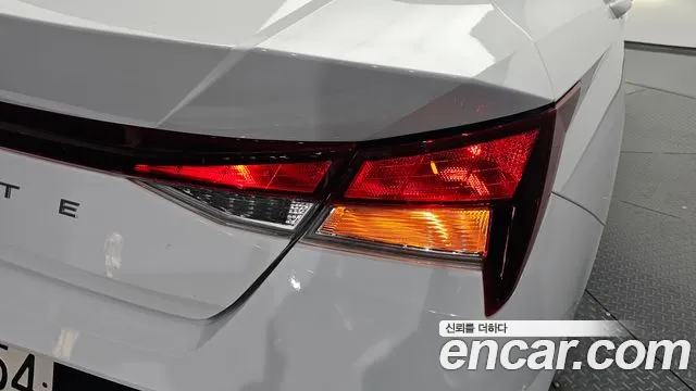 Hyundai Avante — Фото автомобиля 8