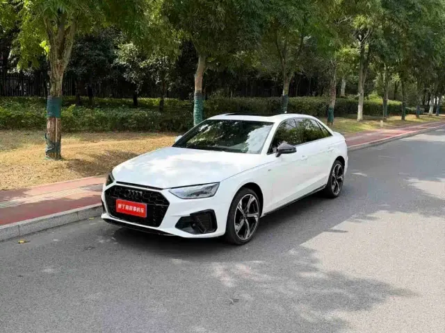 Фотография автомобиля — Audi A4L