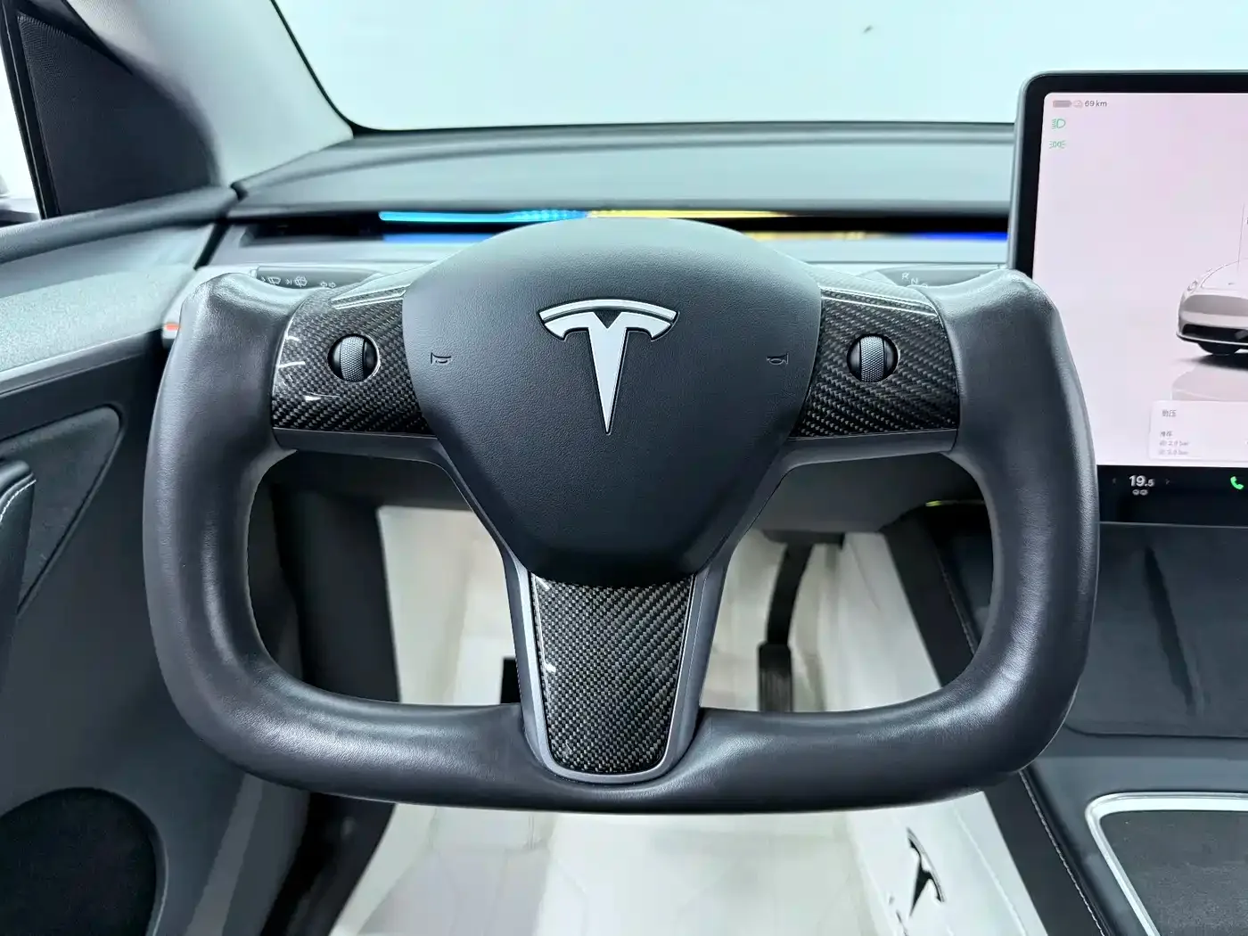 Tesla Model Y 2024 Rear-Wheel Drive Version — Фото автомобиля 5