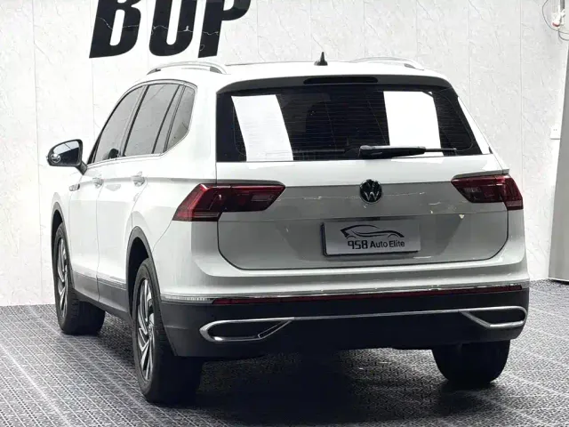 Volkswagen Tiguan L — Фото автомобиля 11
