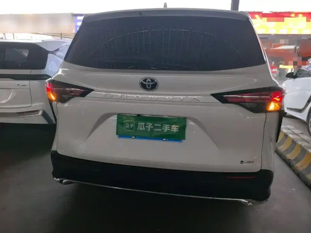 Toyota Granvia — Фото автомобиля 5