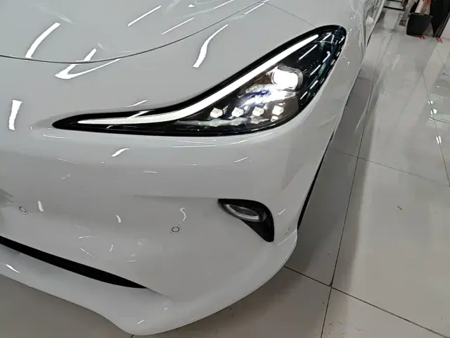 IM Motors LS6 — Фото автомобиля 23