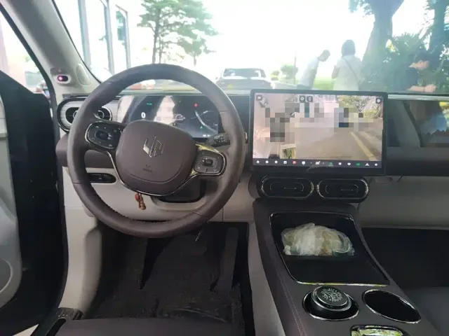 Leapmotor C11 — Фото автомобиля 12