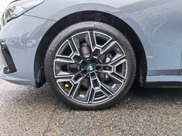 BMW 5 Series — Фото автомобиля 4