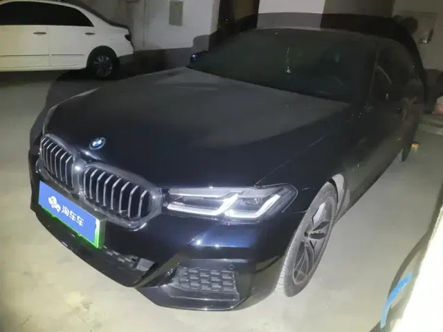 Фотография автомобиля — BMW 5 Series