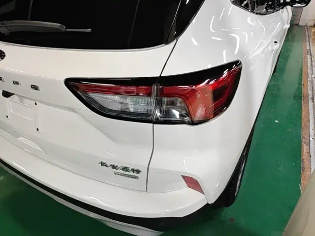 Ford Escape — Фото автомобиля 7