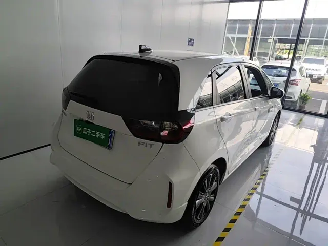 Honda Fit — Фото автомобиля 4