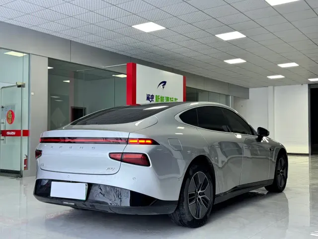 Xpeng P7 — Фото автомобиля 6