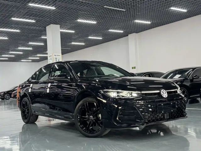 Volkswagen Passat — Фото автомобиля 3