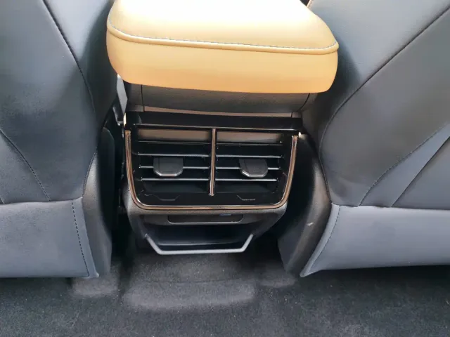 Geely Boyue L 2023 1.5TD DCT Premium — Фото автомобиля 17