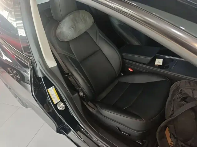 Tesla Model 3 — Фото автомобиля 24