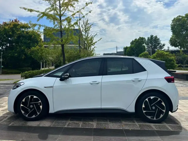 Volkswagen ID.3 — Фото автомобиля 5