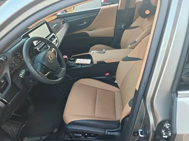 Lexus ES — Фото автомобиля 14