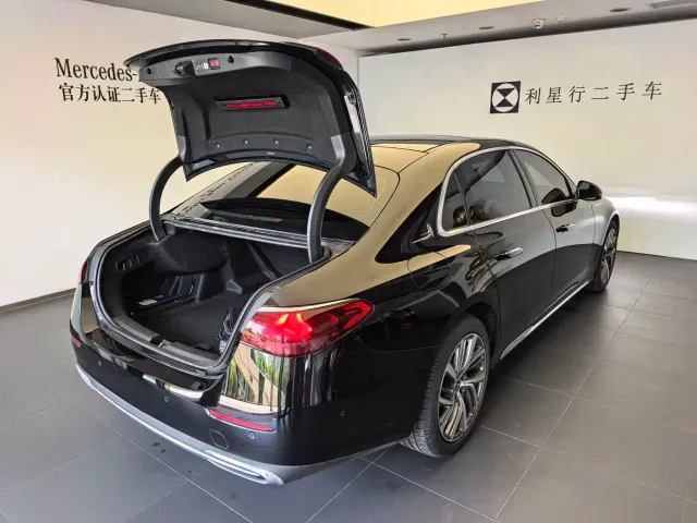 Mercedes-Benz E-Class — Фото автомобиля 11