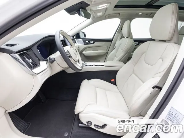 Вольво XC60 — Фото автомобиля 10