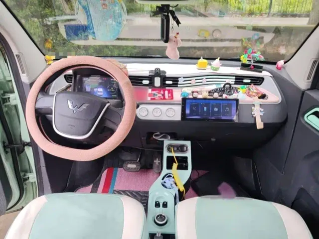 Wuling Hongguang Mini EV — Фото автомобиля 12