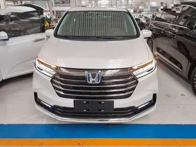 Honda Odyssey — Фото автомобиля 2
