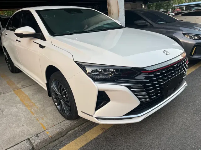 Dongfeng Yixuan MAX — Фото автомобиля 3