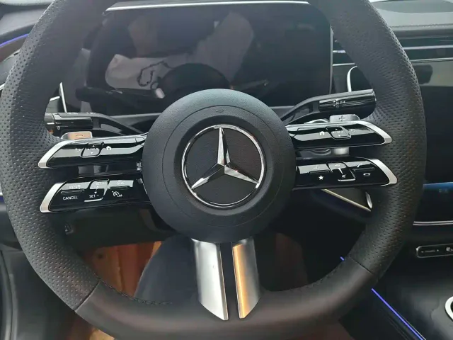 Mercedes-Benz E-Class — Фото автомобиля 8